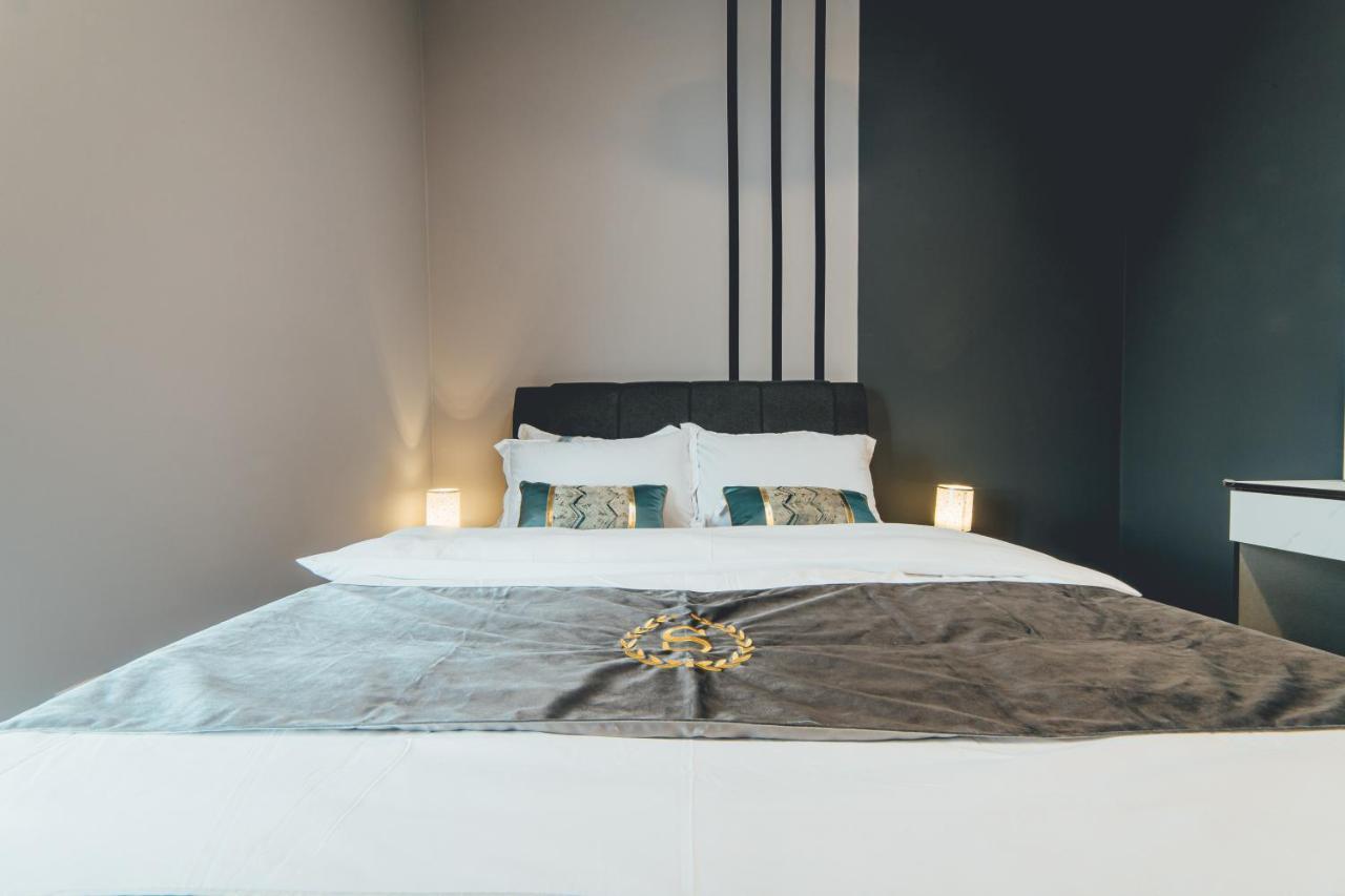 Mosaic Grand Luxury 3br W Bathtub Near Midvalley By Our * Johor Bahru